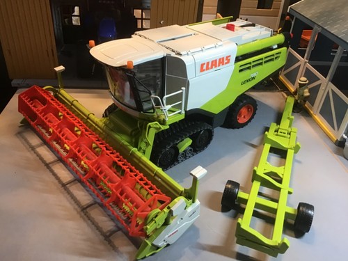Bruder scale claas 780 - scale,