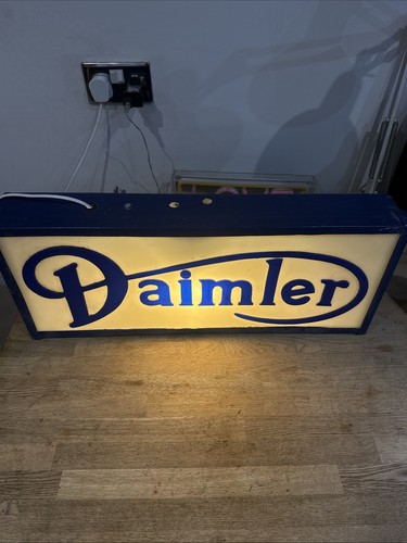 Daimler dealer illuminated - ,