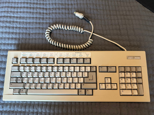 Commodore amiga keyboard a2000 - commodore,