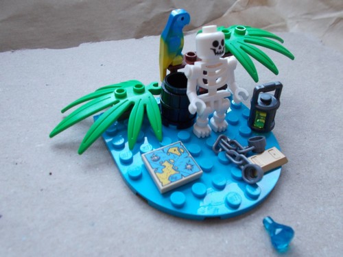 Lego skeleton chained beach - skeleton, to
