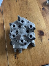 Mercedes Fuel Head Distributor R107 W123 W116 W460 0438100069