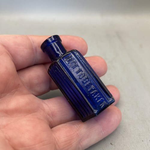 Nice small blue - small, poison