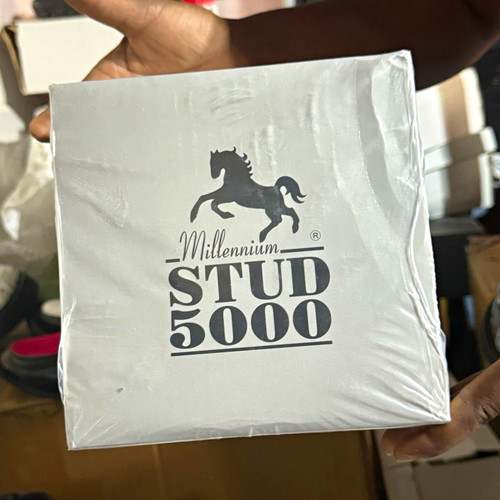 Millennium stud 5000 box - -, lot