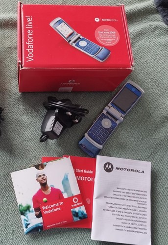 Vintage mobile flip phone - vintage,