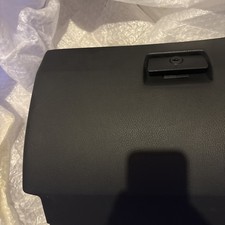 BMW E30  DASH GLOVE BOX WITH KE OEM 84-92 mint grade 9.5