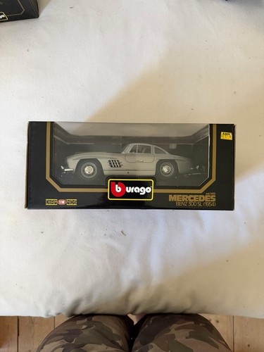 Burago diamonds mercedes - 1/18,