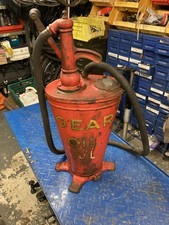 Vintage oil dispenser pump