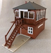 Airfix OO/HO Scale Model Railway Kit Signal Box Type 4 'Oakham Level Crossing'