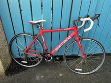 Carrera Zelos 6061 T6 Men's Racing Bike in excellent condition.