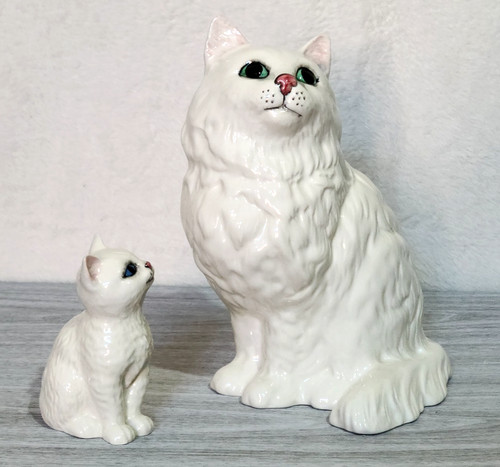 Beswick large white - large, seated