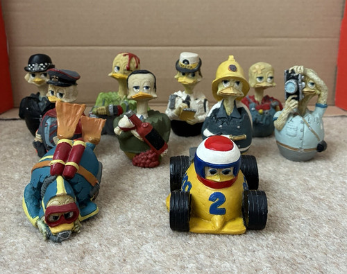 Eggbert figurines - ,