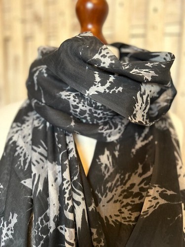 Black leaf screen printed - xl,
