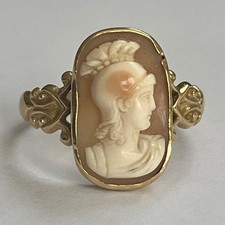 18ct Gold Britannia Cameo Ring