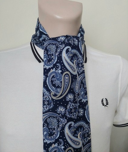Skinny navy paisley design - navy,