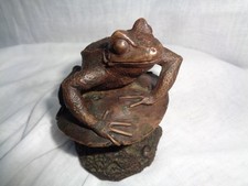 Heredities cold-cast bronze resin frog, resting on a toadstool figurine J Spouse