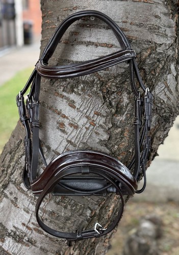 Anatomical patent leather - anatomical,