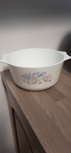 Pyrex vintage casserole dish - pyrex,