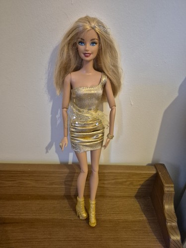 Gold articulated barbie glam - articulated,