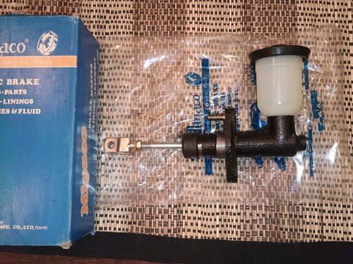 Clutch master cylinder fits - -,
