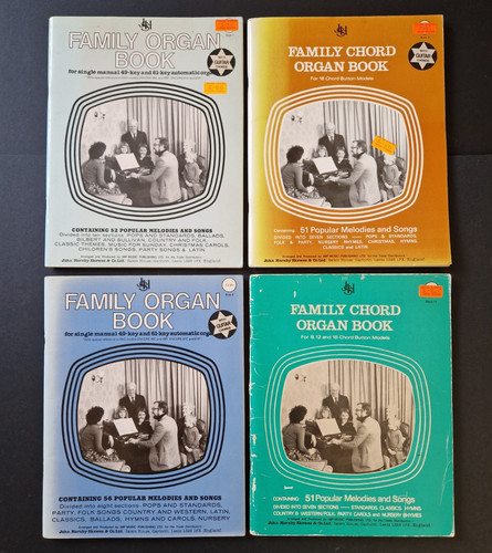 Family chord organ - family,