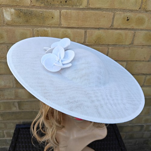 White flower wide brim large - wide,