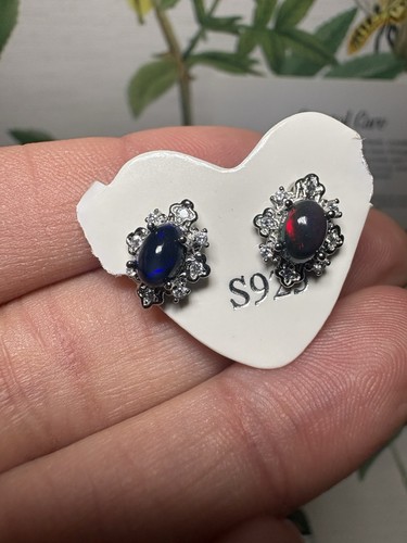 Stunning 925 black opal stud - black,