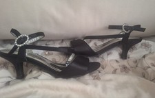 Size 2 Heels Emilio Luca Black