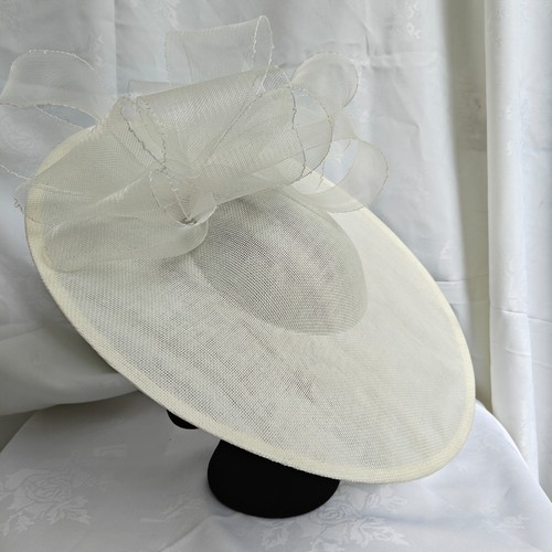 Ivory cream flower wide - ivory, brim