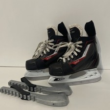 CCM Jetspeed 250 Ice Hockey Skates Juniour Kids Size UK 11 Black & Blade Guards 