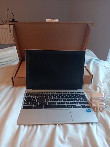 Chromebook - ,