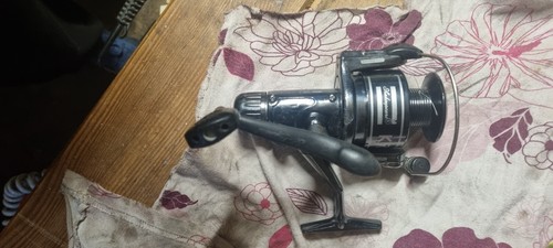 Shakespeare fishing reel - shakespeare,