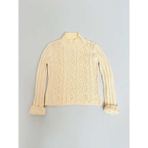 Shrinking violet cream - cream, cable