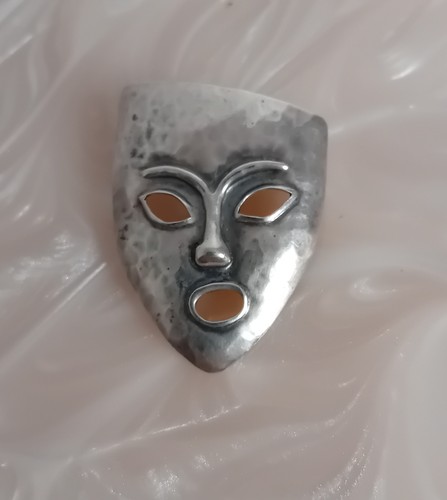 Silver face mask brooch - silver,