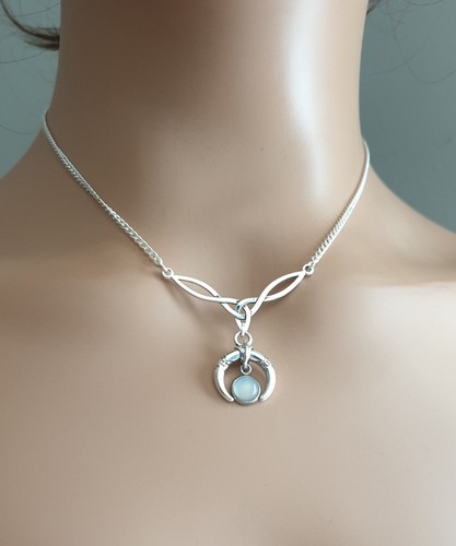 Horned moon triquetra - horned,