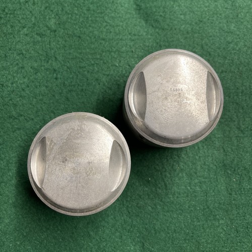 Triumph 650 std pistons - triumph,