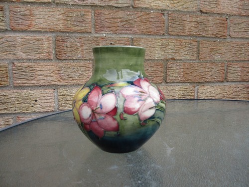 Moorcroft freesia on green - ,
