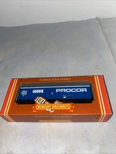 Hornby Railways OO Gauge R.216 Procor Curtain Sided Van