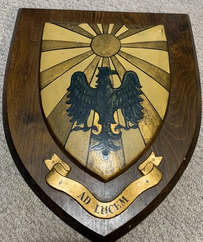 Plaque shield crest - shield,
