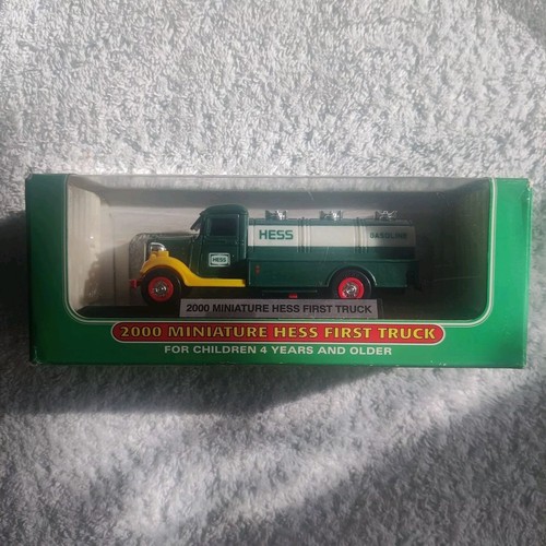 Hess toy first truck - hess, 2000