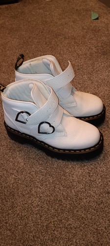 Martens size 7 - dr,