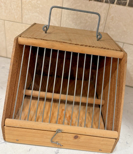 Vintage small wooden wire - vintage, bird