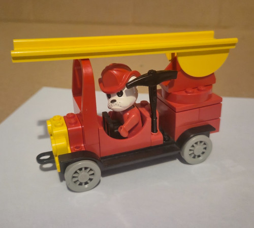 Lego fabuland buster bulldog - lego, bulldog's