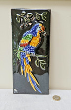 Jie Gantofta colourful parrot