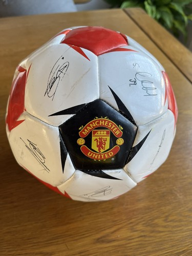 Manchester united signed ball - signed,