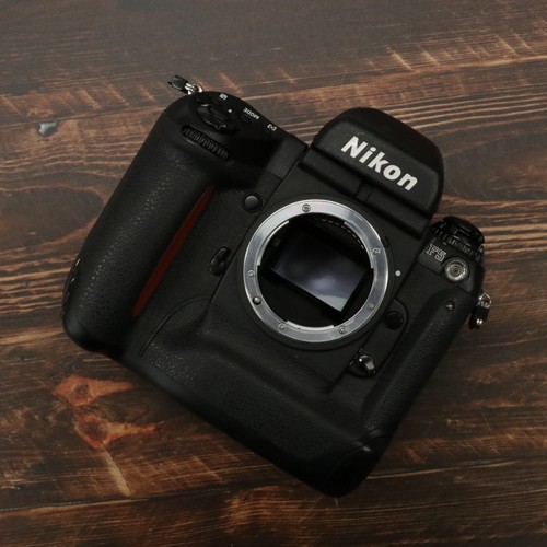 Nikon film camera 35mm - f5, slr