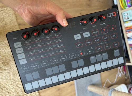 Multimedia uno monosynth - ik,