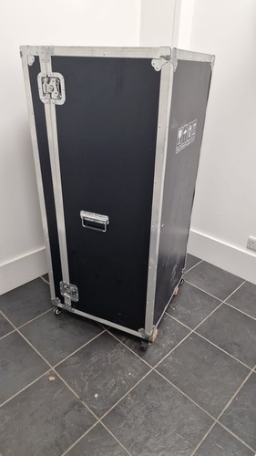 Large heavy duty flight case - heavy-duty,