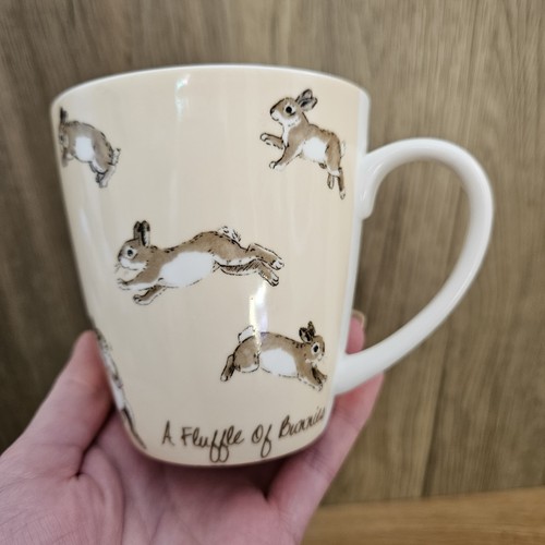 Queens the crowd mug - in,