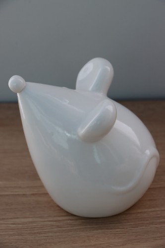 Ceramic grey white sitting - grey,