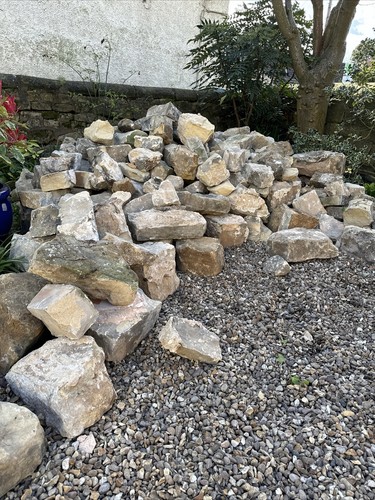 Random yorkshire stone walling - random,